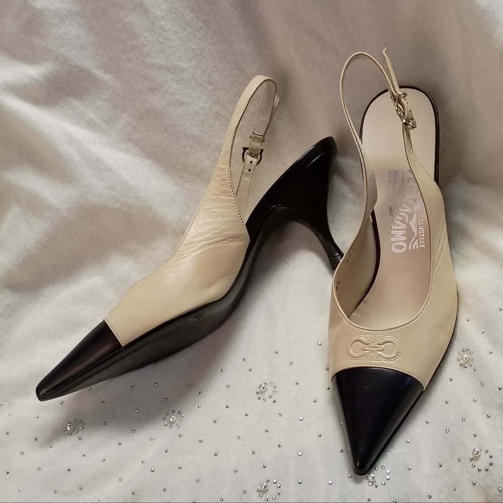 ❤️SALVATORE FERRAGAMO GANCINI 2 Tone Slingback Kitten Heel Shoes 6 1/2 B